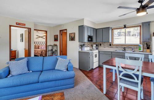 Cozy Cabin Retreat with Scenic Views cabin - Foto 8