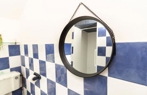 Stylish Comfort: 2BR Home in the Heart of Wigan - Foto 27