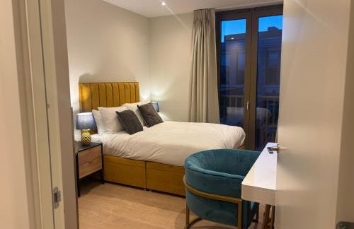 Stunning and central three bedroom Penthouse with roof terrace - Photo 12