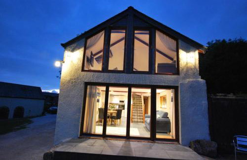 Lakeview Cottage - Photo 1