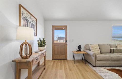 Lucky Cowboy Lodge Near WinStar - Cozy 3BR Home - Foto 32