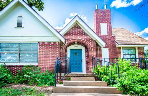 Newly Updated Cozy 1927 Uptown Tudor 4 min to Magnolia - Photo 72