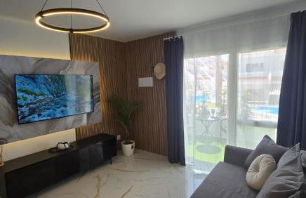 New Modern Apartment close to the Beach - Photo 7