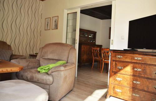 Superior - Ferienhaus am Engelsbach mit Garten und Pool - Foto 3