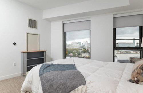 Central Penthouse Harvard MIT Spacious Gym & Work - Photo 27