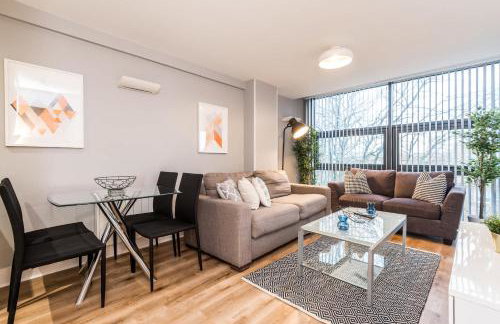 Liverpool City Centre with Free Parking - Sleeps 6! - Photo 9