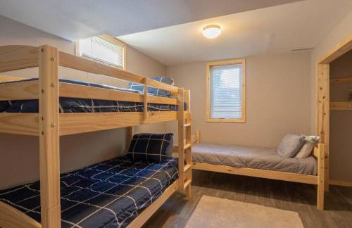 Family Home W/ 2 King, 2 Queen Beds + Game Room - Foto 11