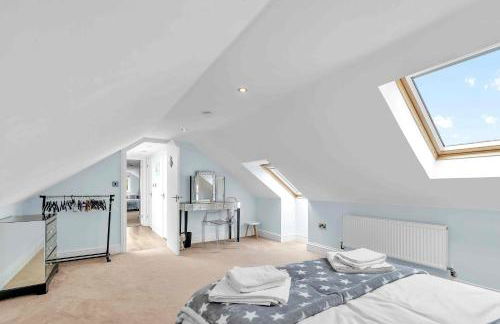 Sea Downs House with Free Parking By My Getaways - Foto 6