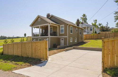 Golf Views, Porch Vibes, 3mi to Broadway! - Foto 13