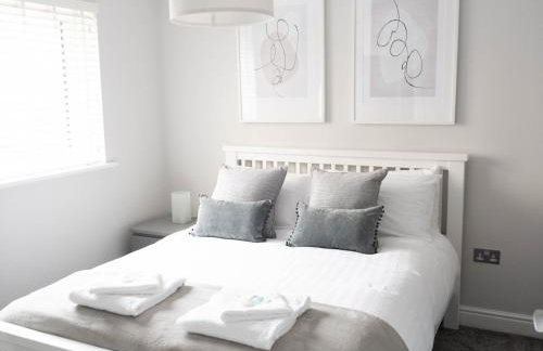 Lovely, comfortable 2-bed Braehead - free parking - Pass the Keys - Foto 12