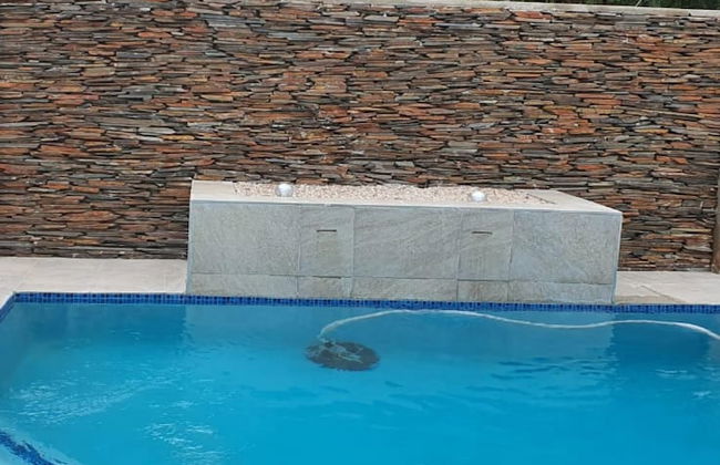 Posh 3 Bed Guesthouse in Hillside With Pool - 2039 - Foto 17