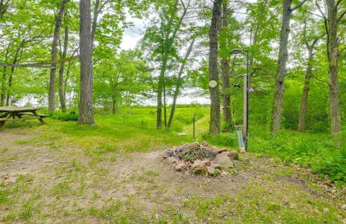 Lakefront Cabin with Fire Pit, Dock, and Boat Rental - Foto 29