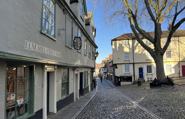 Beautiful Apartment in the Cathedral Grounds - Foto 1