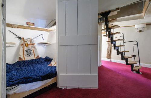 The Famous Harry Potter House - Foto 38