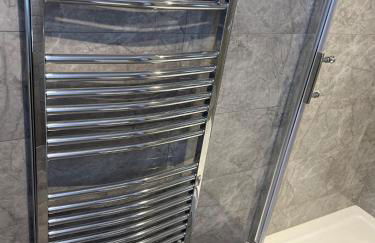 4 Town centre, Free off road parking, entire flat - Foto 6