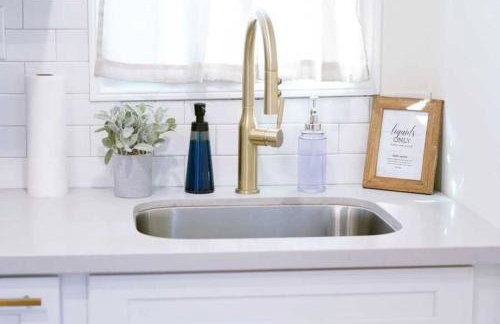 Cozy 2B1B Guest House with Private Entrance and Parking - Foto 21