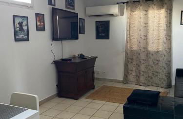 Agréable rez de jardin avec Piscine et Jacuzzi - Foto 15