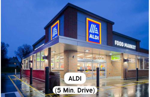 Classy 2BR-Parking, Rooftop,Near Arrowhd & TMobile - Photo 32