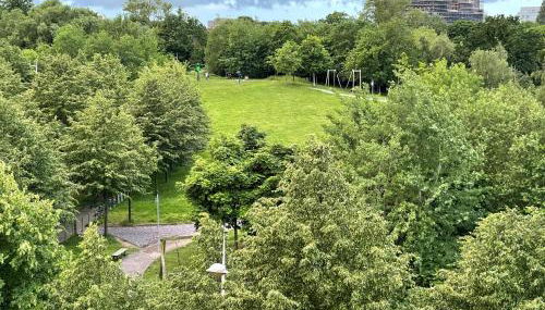 Luxury 2 Bedroom Apartment- Lake view - Free Parking - Wembley Stadium 5KM - Foto 5