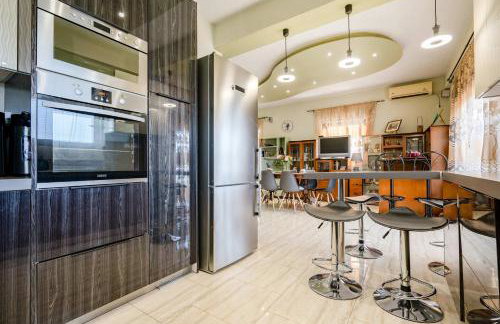 Eretria Panorama Seaview Retreat with Balcony - Photo 11