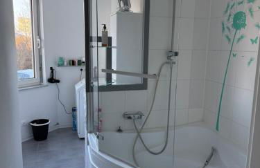 Miracle House 160qm Terrasse, Parkplatz & Internet 100mBit -SELF CHECK IN- - Foto 15