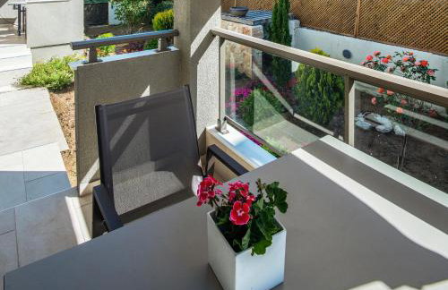 Marthina Luxury Living - Photo 13