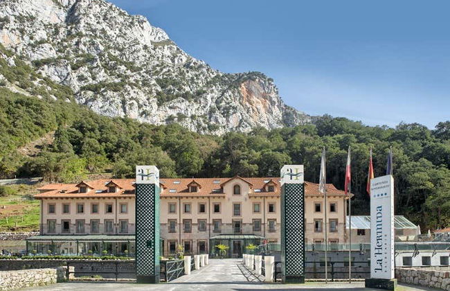 Ingresso do balneário La Hermida - Foto 6