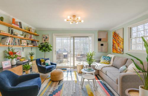 Family Home with Furnished Deck in Fairview! - Foto 1