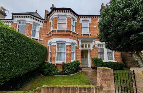 Impressive 5BR family home in Leafy - Foto 16