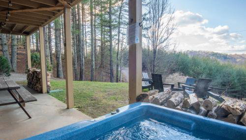 Secluded & Private Retreat- Hot Tub, Fire Pit, Near New River State Park - Foto 4