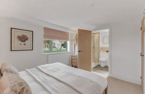 Honeysuckle Cottage - Hot Tub Packages Available - Photo 27