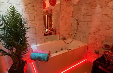 Luxury Jacuzzi Suites Halifax - Foto 3