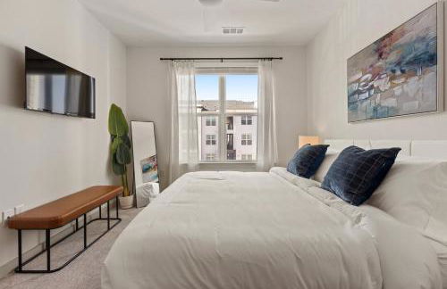 Polished Contemporary 2BR 2BA Private Balcony - Foto 27