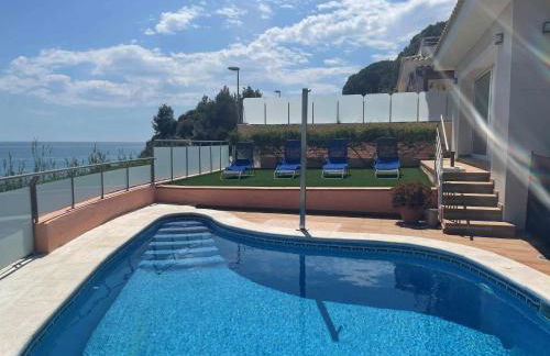 Villa Farell just in front of the sea - Foto 10