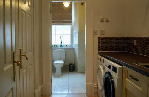 6BR House with Butler, Sauna & Hot Tub in Glasgow - Foto 53