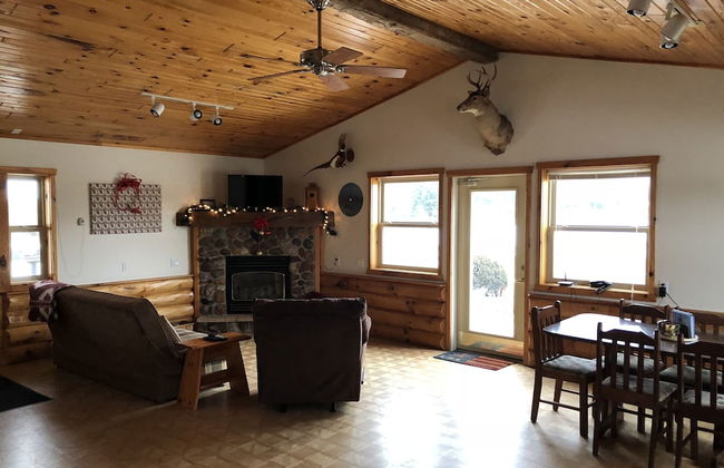 Sunset Pines Resort - Photo 11