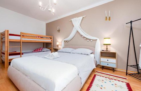 Nice Home In Udbina With House A Panoramic View - Photo 28