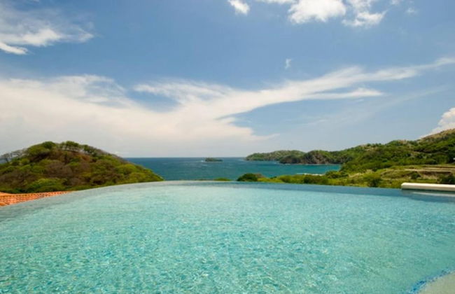 Big Hillside Villa in Potrero With Pool and Panoramic Ocean Views - Photo 25