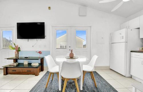 The Splash Pad Sleeps 13 w Pool Patio and Garage - Foto 36