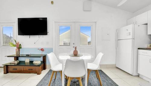 Luxe Pool Casita w Saltwater Pool 25 Min to PCB - Foto 1