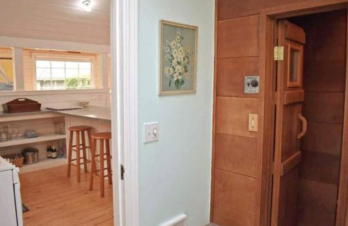 Charming Beach Cottage with Ocean Views & Sauna - Foto 21