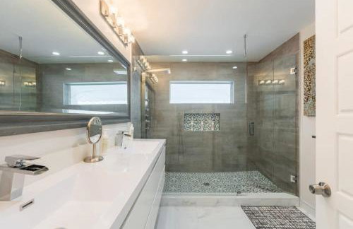 Olas Villa by Rove Travel - Home with Heated Pool - Foto 32