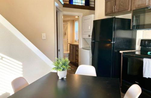 Cozy Tiny Home in the Hills - Photo 3