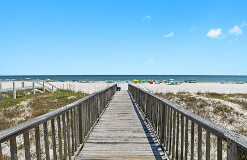 3BR Condo Gulf Views with Pool, Boat Launch and Dock - Photo 24