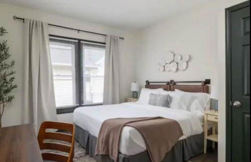 3BR Downtown-Old Salem Oasis - Foto 11