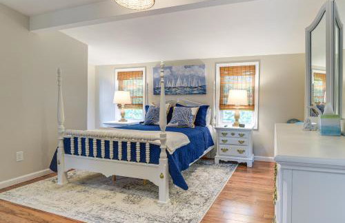 Walk to Town and River Charming Home in North East! - Foto 23