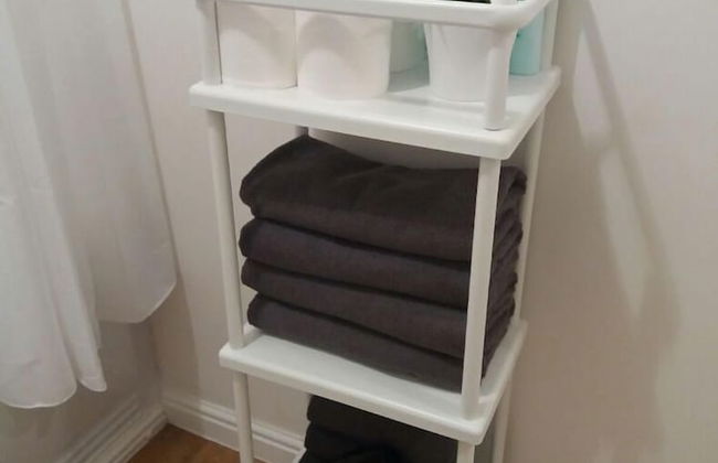 Bright & Modern 2BR Apartment Parking - Foto 15