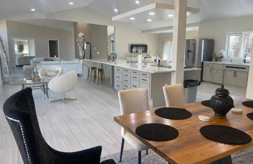 Ranch Style w firepit and big backyard TV Room - Foto 14