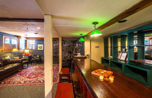 Private Tavern, Hot Tub, 8-Fireplaces, Spa Baths, Fire Pit, Baths Ensuite - Shop or Ski! - Foto 11