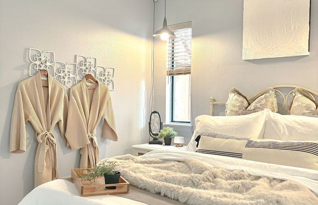 French Inspired Stay Fireplace Coffee bar Cozy - Foto 17